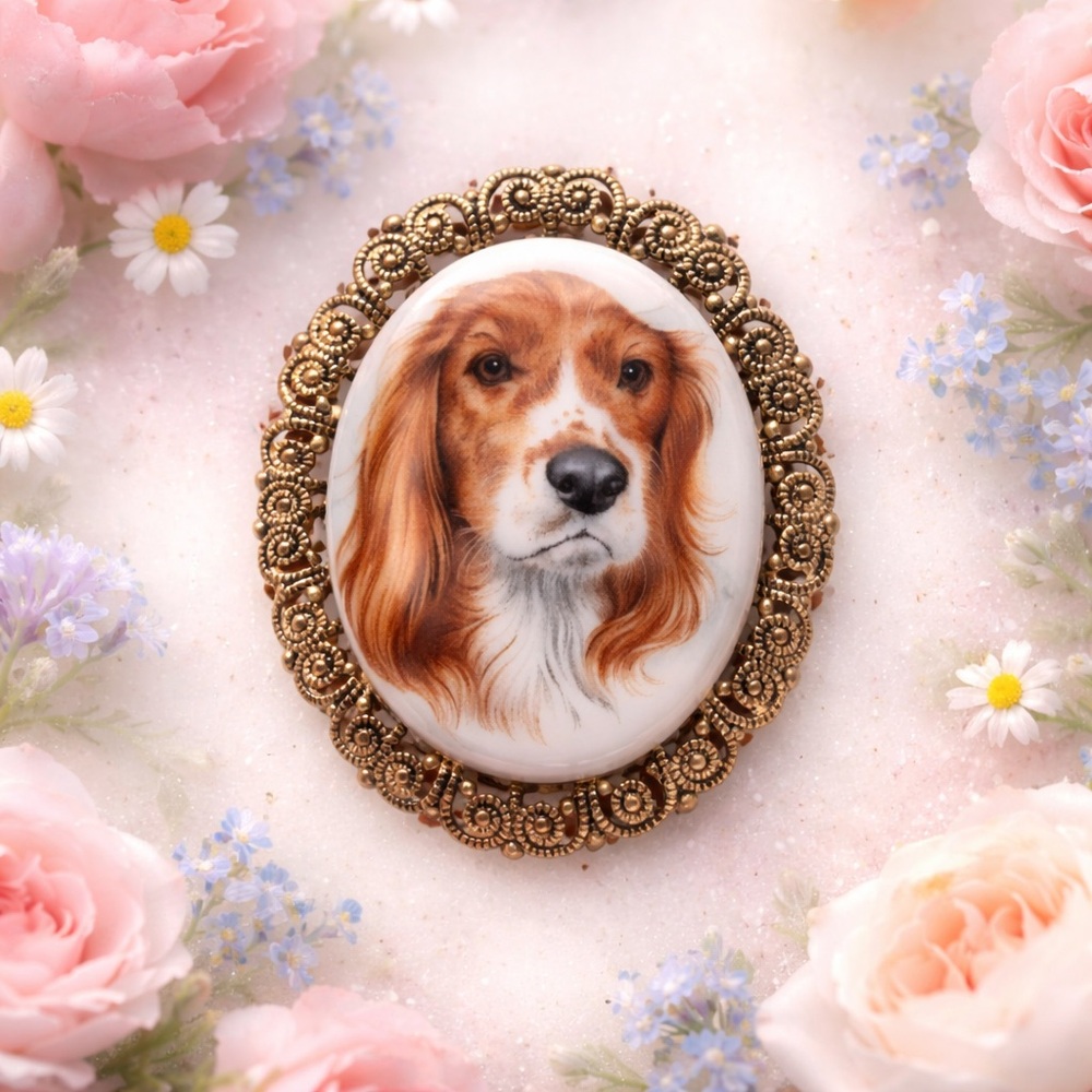 Dog Porcelain SETTER SPANIEL DOG Cameo Gold Tone Pin Brooch Filigree Frame